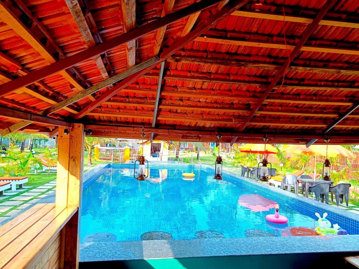 Coco Teros Resort 曼德姆 外观 照片