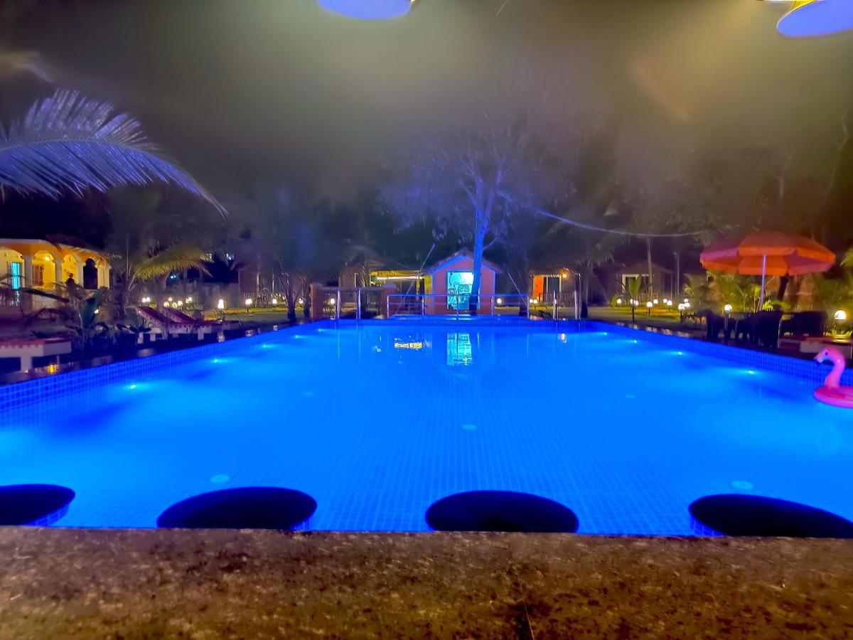Coco Teros Resort 曼德姆 外观 照片
